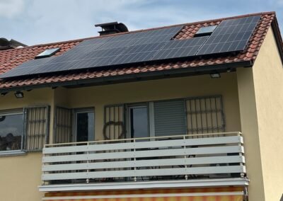 6,6 kWp Photovoltaikanlage mit Wechselrichter und Speicher von Solaredge